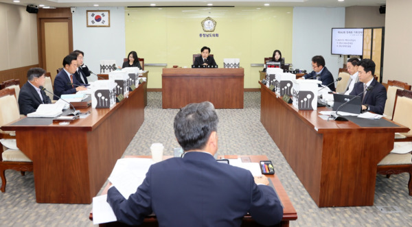 충남도의회 기획경제위원회는 6일 충남신용보증재단·충남경제진흥원에 대한 2025년도 행정사무감사를 실시했다고 밝혔다. / 충남도의회 제공