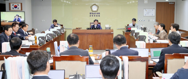 충남도의회 교육위원회는 지난 6일 보령·서산·서천·홍성교육지원청을 대상으로 2025년도 행정사무감사를 실시하고, 교육현장의 주요 현안과 정책 추진 실태를 점검했다고 밝혔다. / 충남도의회 제공