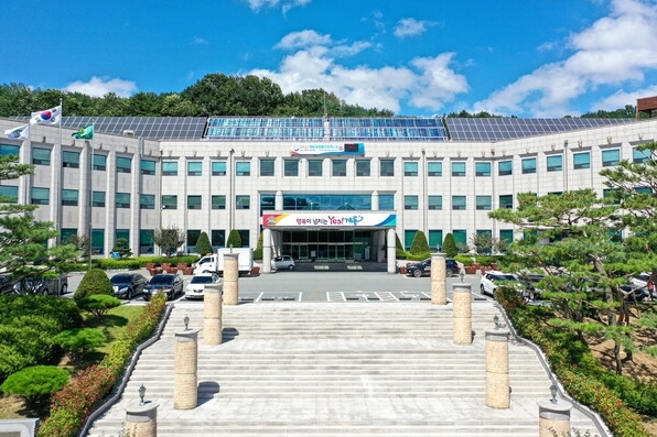 계룡시 금암동 주민센터는 2025년 12월 현 주민자치위원회 임기 만료에 따라 2026년도 새로운 주민자치 위원을 오는 28일까지 공개 모집한다고 밝혔다. / 뉴스티앤티 DB