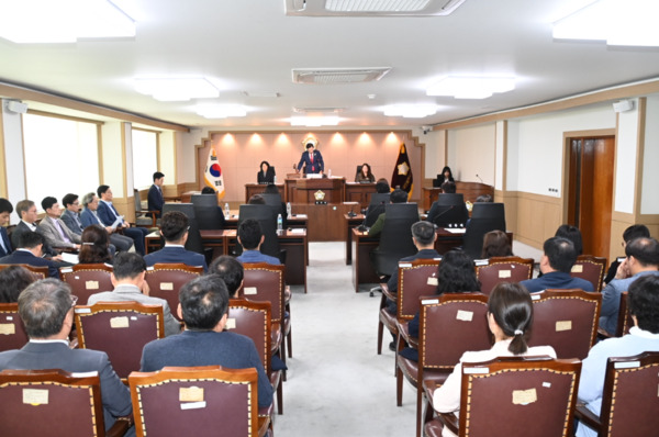 대덕구의회는 오는 20일부터 다음 달 17일까지 28일간 제290회 제2차 정례회를 개회하고, 행정사무감사를 비롯하여 2026년도 본예산·조례안 심사와 구정질문 등에 나설 예정이라고 밝혔다. 사진은 제289회 임시회 개회 모습 / 뉴스티앤티 DB