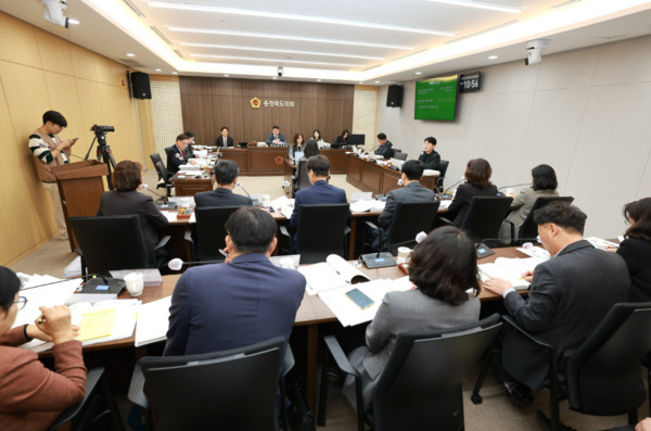 충북도의회 행정문화위원회는 10일 행정국에 대한 2025년도 행정사무감사를 실시했다고 밝혔다. / 충북도의회 제공