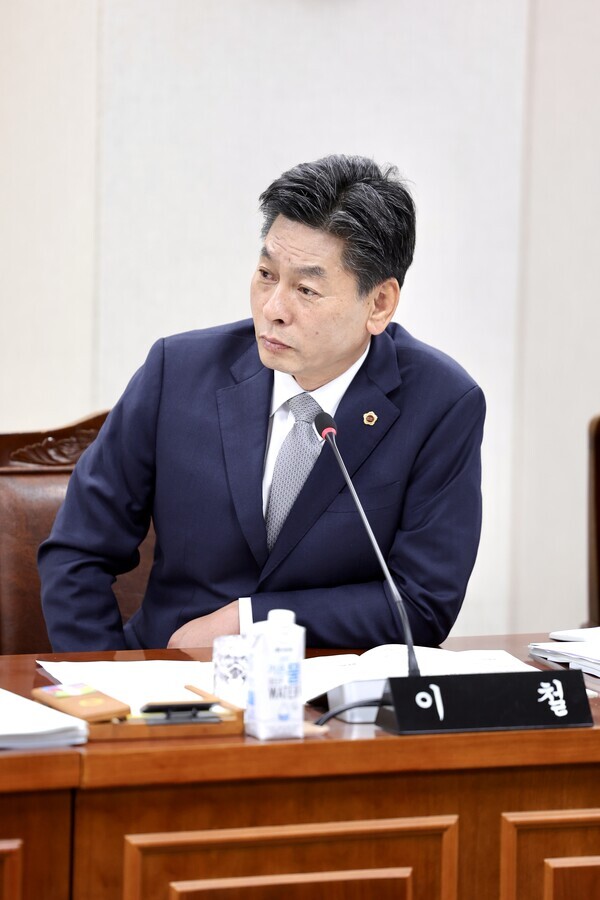 이철 부의장이 2025년 인재육성교육국 행정사무감사에서 질문하고 있다./전남도의회 제공