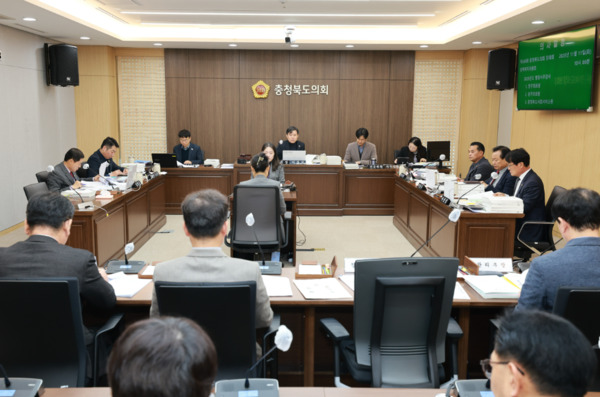 충북도의회 정책복지위원회는 11일 청주의료원과 충주의료원·충청북도사회서비스원을 대상으로 2025년도 행정사무감사를 실시했다고 밝혔다. / 충북도의회 제공