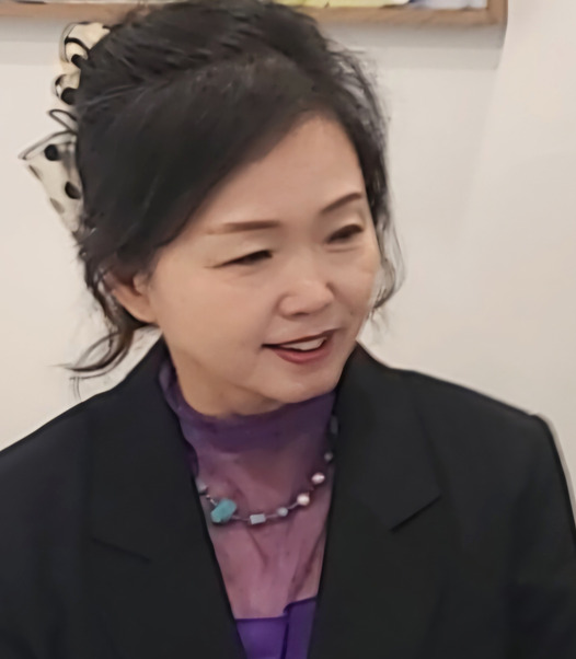 대전지역에서 활발한 활동을 펼치고 있는 백혜옥 시인과 이장희 시인이 각각 제32회 한성기 문학상과 제9회 백지시문학상 수상자로 선정된 가운데, '아직은 살얼음'이라는 시집을 통해 한성기 문학상을 수상하는 백혜옥 시인은 2010년 ‘시와정’을 통해 등단했다. / 한성기 문학상 선정위원회 제공