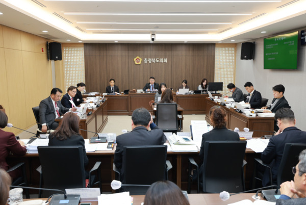 충북도의회 행정문화위원회는 11일 문화체육관광국에 대한 2025년도 행정사무감사를 실시했다고 밝혔다. / 충북도의회 제공