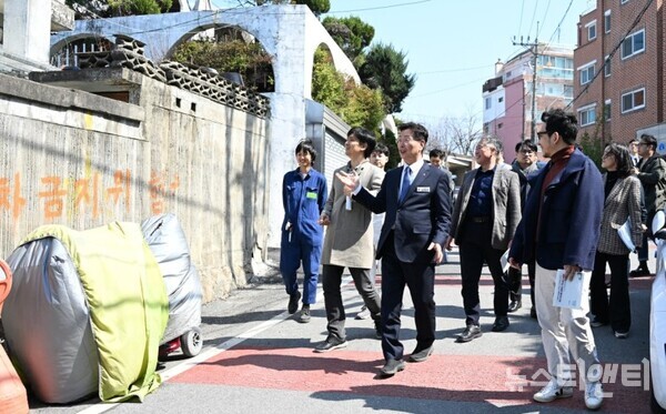 ‘로컬 메이커스 페이스’사업 현장 점검(대사동 날망길) / 대전 중구 제공