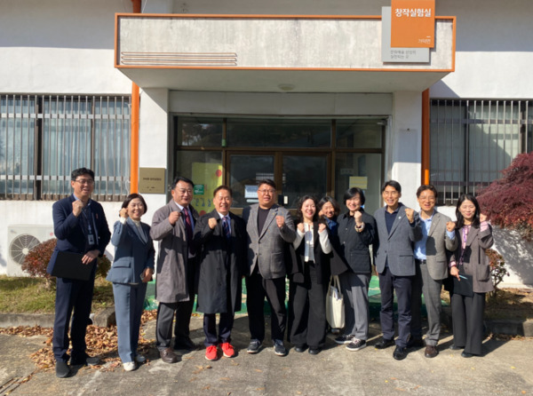 충북도의회 행정문화위원회는 12일 자치연수원을 방문해 주요 현안 사업을 점검했다고 밝혔다. / 충북도의회 제공