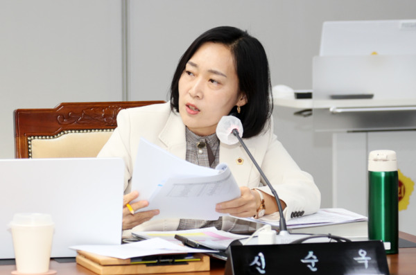 충남도의회는 12일 국민의힘 신순옥 의원은 제362회 정례회 보건복지환경위원회 보건복지국 행정사무감사에서 충남노인보호전문기관의 운영 전반에 대한 문제점을 지적했다고 밝혔다. / 신순옥 의원 제공