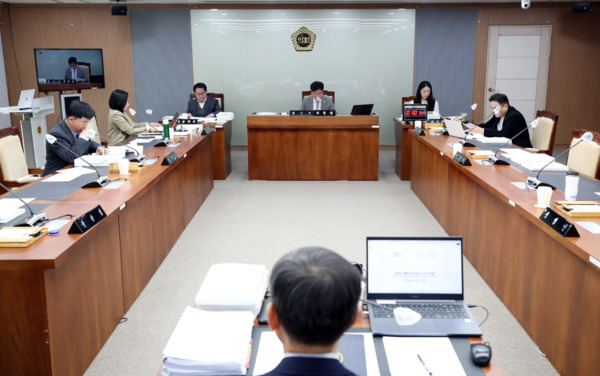충남도의회 보건복지환경위원회는 12일 보건복지국에 대한 2025년도 행정사무감사를 실시했다고 밝혔다. / 충남도의회 제공