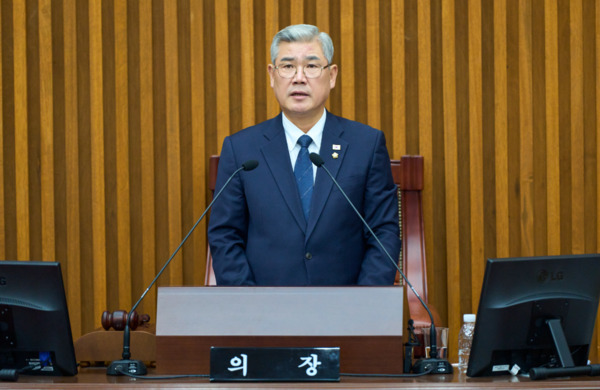 대전 서구의회는 13일 제293회 제2차 정례회 제1차 본회의를 개회하고, 오는 12월 16일까지 34일간의 의사일정에 돌입한 가운데, 조규식 의장이 개회사를 하고 있다. / 대전 서구의회 제공