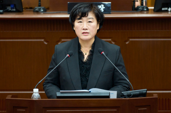 대전 서구의회는 13일 제293회 제2차 정례회 제1차 본회의에서 국민의힘 정인화 의원이 발의한 '공공산후조리원 설치 건의안'을 채택했다고 밝혔다. / 대전 서구의회 제공