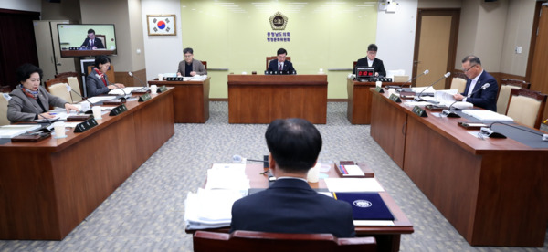 충남도의회 행정문화위원회는 13일 충남도 문화체육관광국과 충남도서관 소관 2025년도 행정사무감사를 실시했다고 밝혔다. / 충남도의회 제공