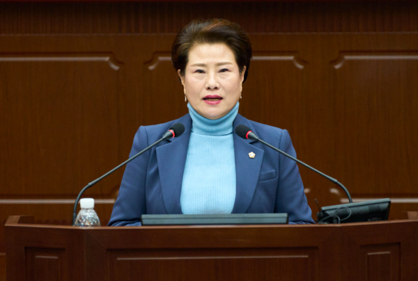 대전 서구의회는 13일 제293회 제2차 정례회 제1차 본회의에서 더불어민주당 최미자 의원이 발의한 '전기차 화재 초기 대응을 위한 질식소화포 설치 촉구 건의안'을 채택했다고 밝혔다. / 대전 서구의회 제공