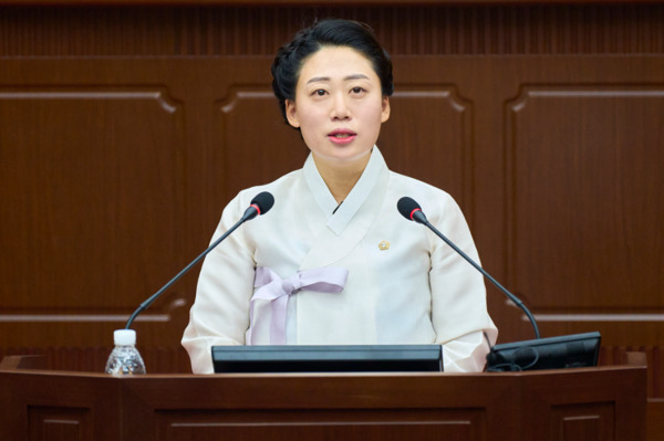 대전 서구의회는 지난 13일 더불어민주당 서다운 의원이 제293회 제2차 정례회 제1차 본회의에서 'AI 시대, 디지털 포용을 선도하는 서구의 역할'을 주제로 5분 자유발언을 진행했다고 밝혔다. / 대전 서구의회 제공