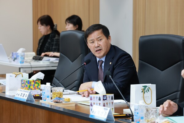 전라남도의회 차영수 의원(더불어민주당, 강진)은 최근 열린 환경산림국 행정사무감사에서 질의 모습/전남도의회 제공 