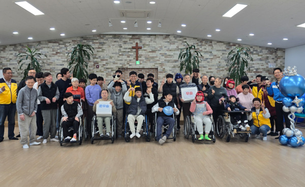 국제로타리 3620지구 천안선행 로타리클럽은 15일 천안시 북면 소재 중증장애인 거주시설인 구산원 3층 대강당에서 명랑운동회 봉사활동을 전개했다고 밝혔다. / 국제로타리 3620지구 천안선행로타리클럽 제공