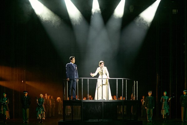 뮤지컬 '에비타'_공연 사진_에바 페론 역 김소현, 후안 페론 역 손준호