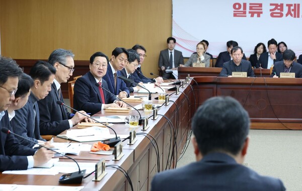 이장우 대전시장이 올해 남은 한 달 반 동안 공약사업과 핵심과제가 결실을 맺을 수 있도록 속도감 있는 추진을 지시했다. / 대전시 제공