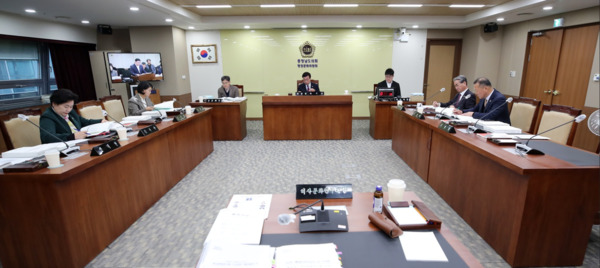 충남도의회 행정문화위원회는 17일 충남역사문화연구원·한국유교문화진흥원·충남콘텐츠진흥원 소관 2025년도 행정사무감사를 실시했다고 밝혔다. / 충남도의회 제공
