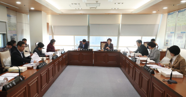대전 동구의회는 18일 운영위원회 및 전체의원 간담회를 개최하고, 제290회 정례회 의사일정을 확정했다고 밝혔다. / 대전 동구의회 제공