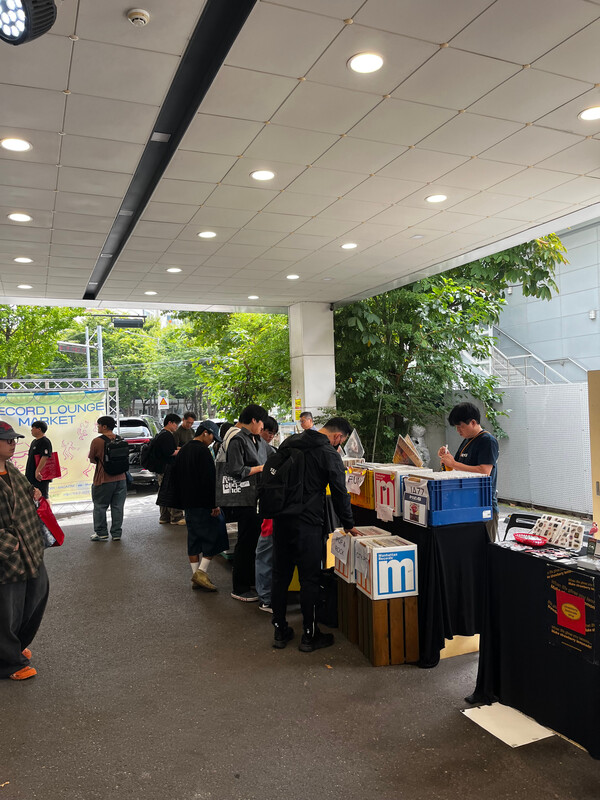 레코드 라운지 마켓_