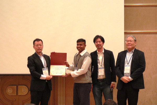 Palash Yuvraj Ingle 연구교수 시상 사진