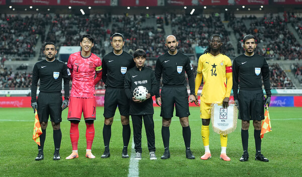 하나은행, 축구 국가대표 A매치 현장에서 이주배경 가정 아동, 청소년에게 매치볼 키드, 기수단 체험 제공!
