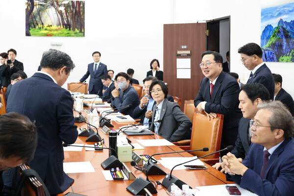 이장우 대전시장은 20일 국회에서 여·야 주요 인사들을 만나 내년도 대전시 주요 현안 사업에 대한 국비 확보 협조를 요청했다. / 대전시 제공