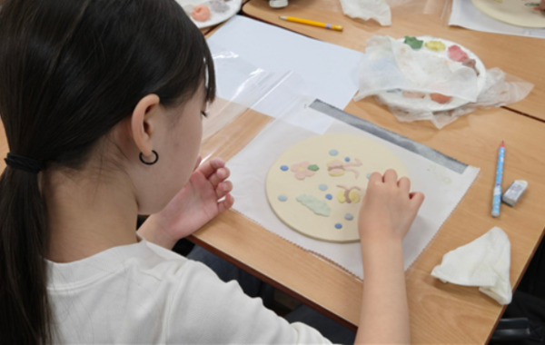 서산교육지원청은 21일 올해 '찾아가는 사회정서교육'과 '매체활용 사회정서교육'을 본격 확대해 학생들의 행복하고 즐거운 학교생활 속에서 심리·정서 역량이 자연스럽게 길러지도록 지원하고 있다고 밝혔다. / 서산교육지원청 제공