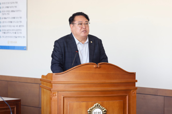 천안시의회는 21일 제284회 제2차 정례회 제1차 건설도시위원회에서 국민의힘 이종만 의원이 대표 발의한 '천안시 건설공사 스마트 안전관리체계 구축을 위한 조례안'이 심사를 통과했다고 밝혔다. / 천안시의회 제공