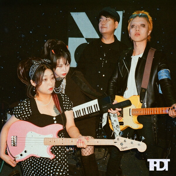 신곡 _리시버(Receiver)_ 앨범 커버 이미지. [사진=루비레코드]