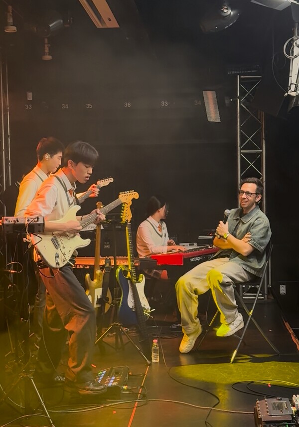 '코리 웡' 마스터클래스 진행_이미지 [사진 = 서울실용음악고등학교]