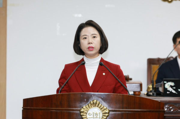 종로구의회는 지난 20일 국민의힘 김하영 의원이 제345회 정례회 제1차 본회의에서 5분 자유발언을 통해 '세운4구역 재개발-종묘 경관 보존' 논란에 대한 입장을 밝혔다. / 김하영 의원 제공