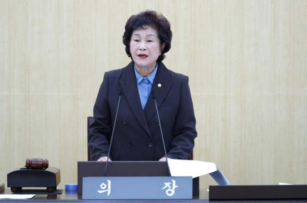 대전 동구의회는 25일 제290회 정례회 제1차 본회의를 개회하고, 오는 12월 19일까지 25일간의 의사일정에 돌입한 가운데, 오관영 의장이 개회사를 하고 있다. / 대전 동구의회 제공