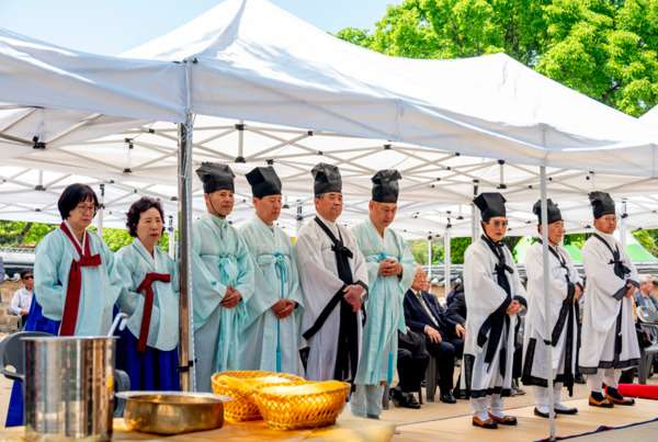 대덕문화원은 오는 25일 오전 10시부터 대덕구 동춘당 역사공원에서 제29회 동춘당 문화제를 개최할 예정이라고 밝혔다. 사진은 제28회 동춘당 문화제 모습 / 대덕문화원 제공