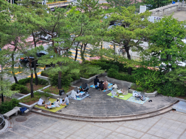 대덕문화원이 주관하고, 대덕구가 주최한 '제31회 대덕백일장'이 전국 각지에서 모인 참가자들의 뜨거운 관심 속에 성황리에 막을 내렸다. / 대덕문화원 제공