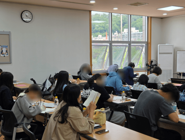 대덕문화원은 지난 5월 23일 대덕문화원에서 열린 제31회 대덕백일장이 전국 382명의 참가자가 참여한 가운데, 성공적으로 마무리됐다고 밝혔다. / 대덕문화원 제공