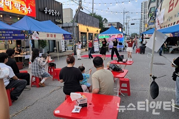 청운대, '7월의 크리스마스 포차데이'서 K-컬처 공연 - 뉴스 썸네일 이미지