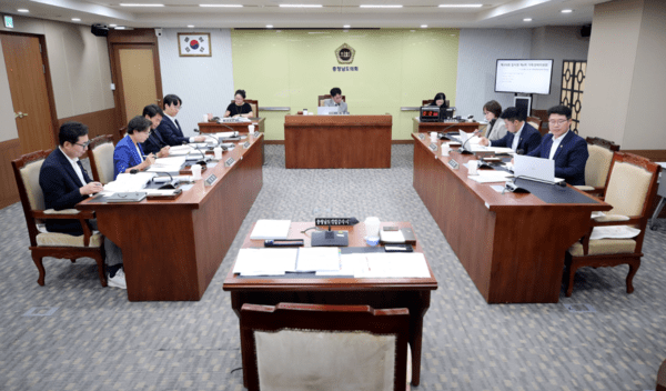 충남도의회 기획경제위원회, 제370회 임시회 제4차 회의 개최 - 뉴스 썸네일 이미지