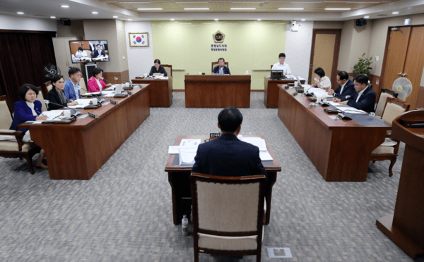 충남도의회 행정문화위원회, 제370회 임시회 제4차 회의 개최 - 뉴스 썸네일 이미지
